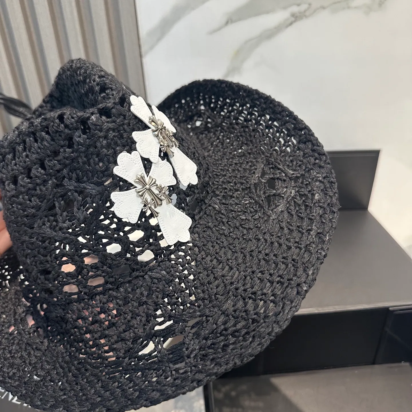 P76 Crow Heart Summer Beach Straw Hat 🔳 A must-have item in summer 🟡It has a great atmosphere when taking beach camping photos~ A straw hat with a great sense of design 📸Super release~ Shipping is not easy, so hurry up and get it while it is in stock!